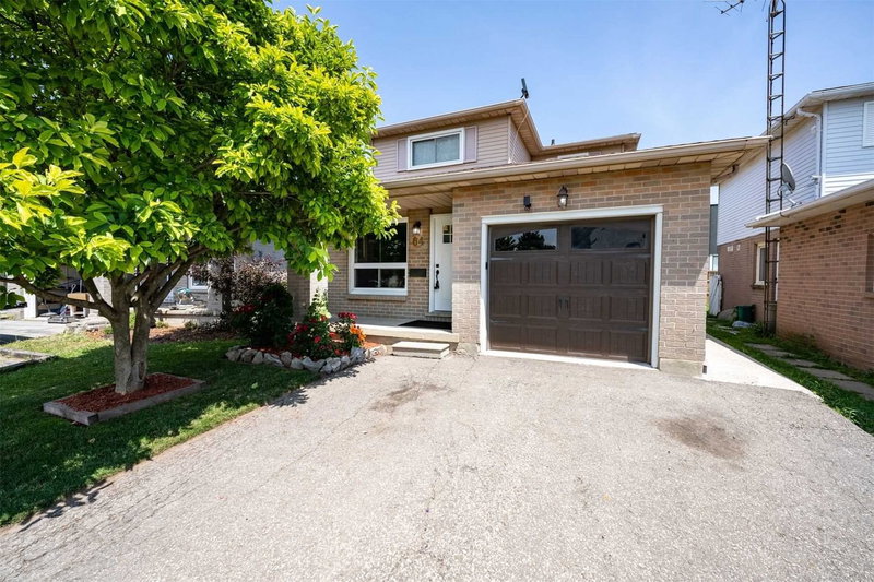 64 Lampman Cres, Thorold, L2V 4K7 | Image 3