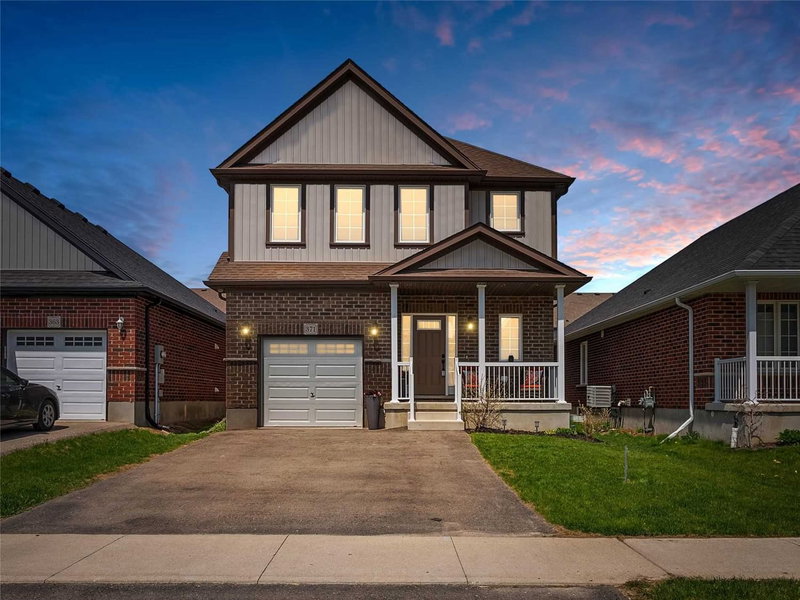 371 Finoro Cres, Woolwich, N3B 0C4 | Image 2