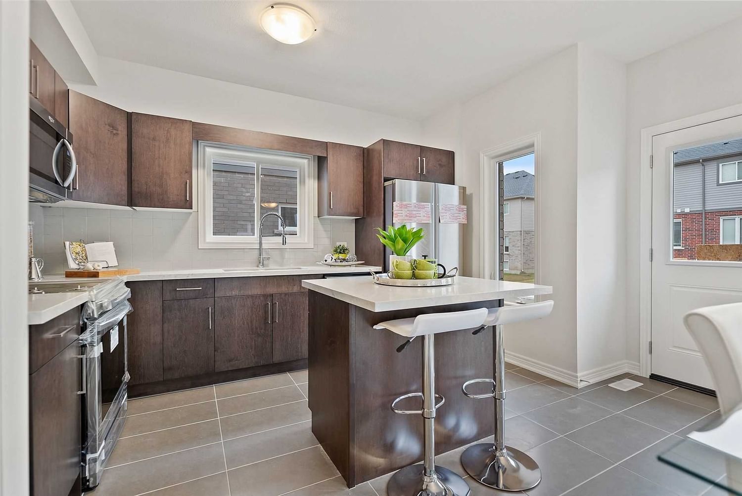Listing Image 7