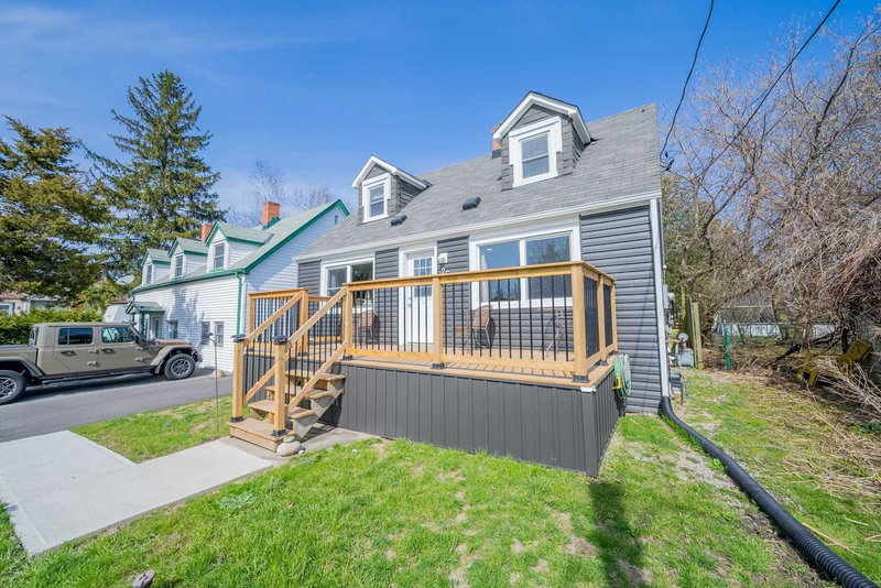 254 Margaret St, Cobourg, K9A 2Z7 | Image 2