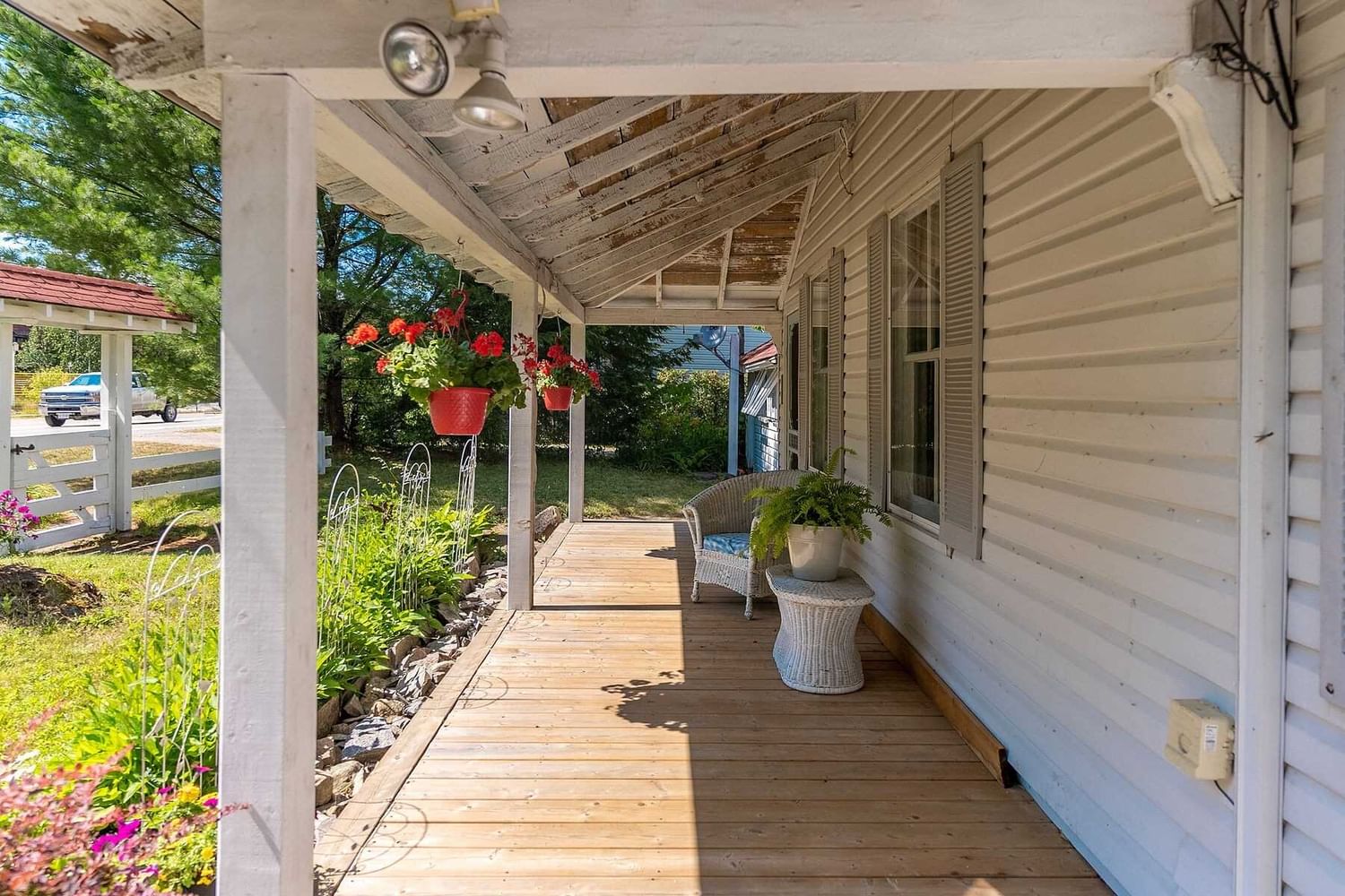 Listing Image 7