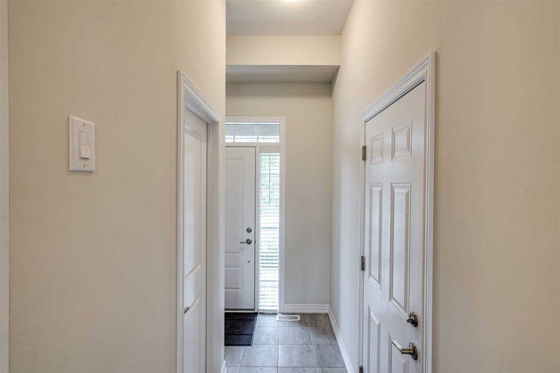 47 Hibiscus Lane, Hamilton, L8K 0A4 | Image 3