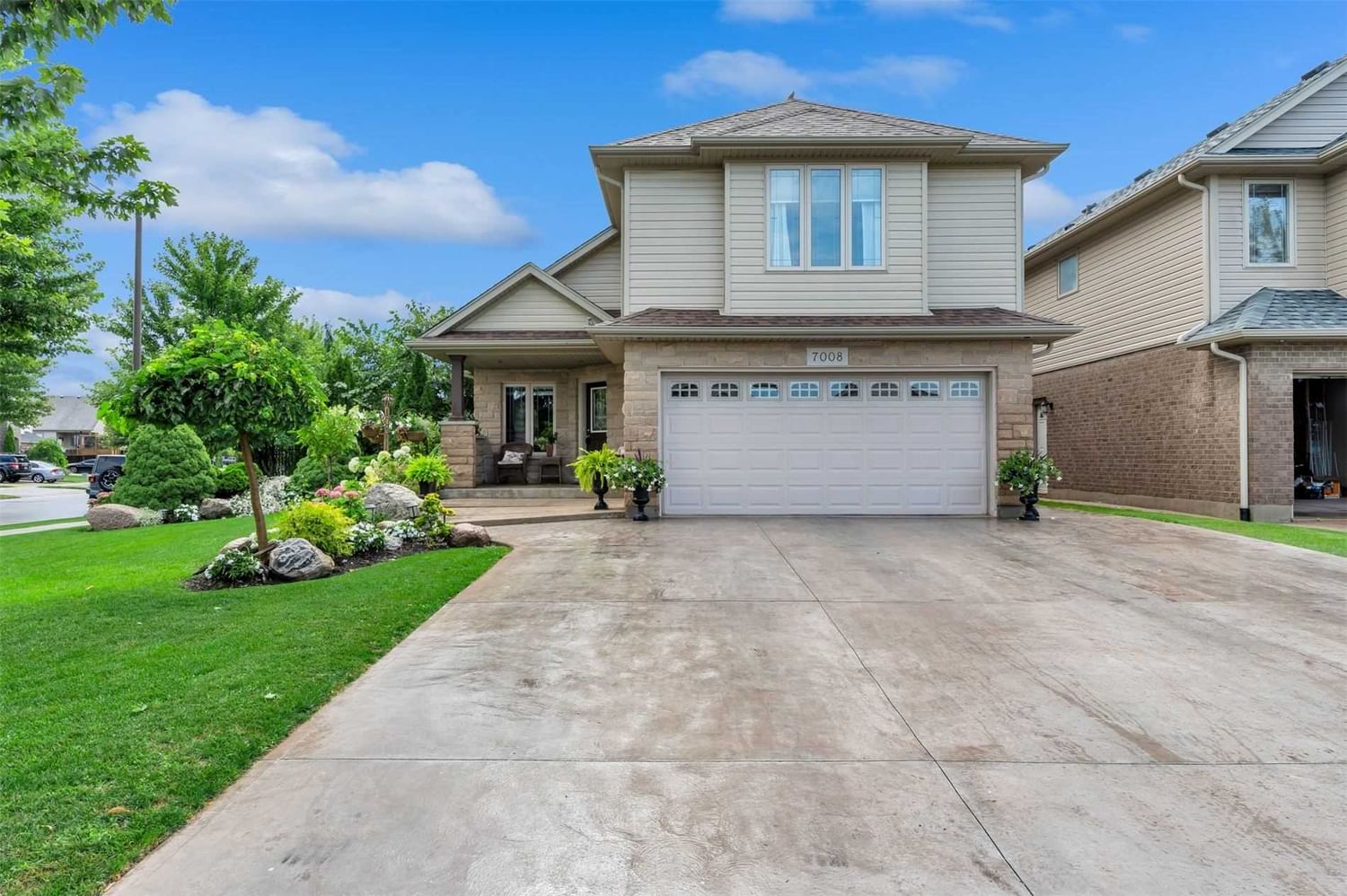 Detached House sold at 7008 St. Michael Avenue, Niagara Falls, Ontario, L2H 3N9 - MLS: X5714835