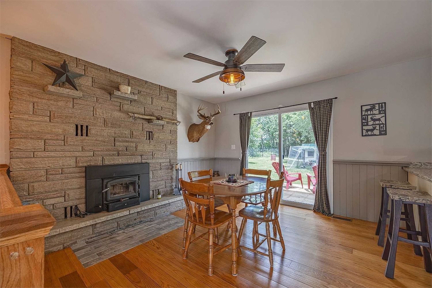 Listing Image 19
