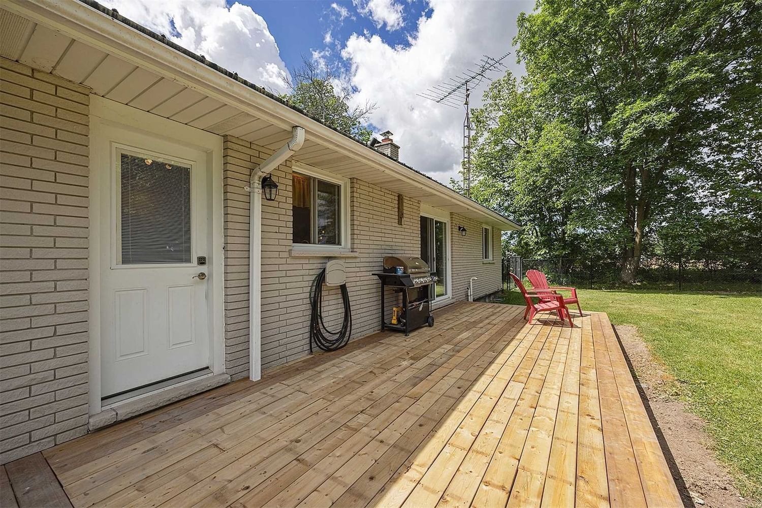 Listing Image 8