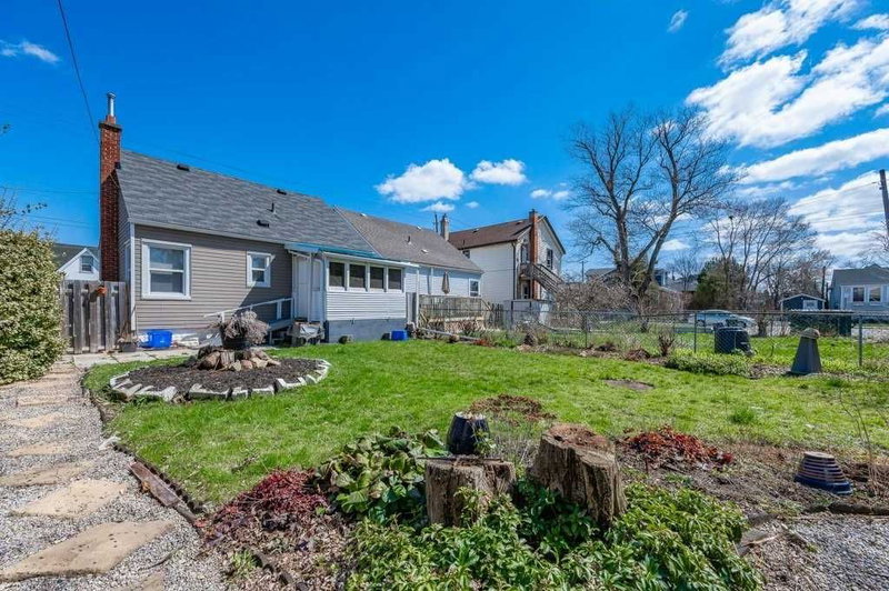 502 Britannia Ave, Hamilton, L8H 1Z6 | Image 2