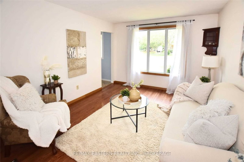 501 Barnes Cres, Peterborough, K9J 7Z2 | Image 2