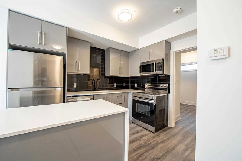 110 - 6065 Mcleod Rd, Niagara Falls, L2G 0Z7 | Image 3