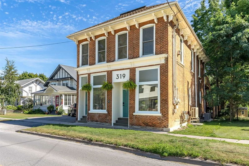 319 Main St, Prince Edward County - Wellington image-0-0