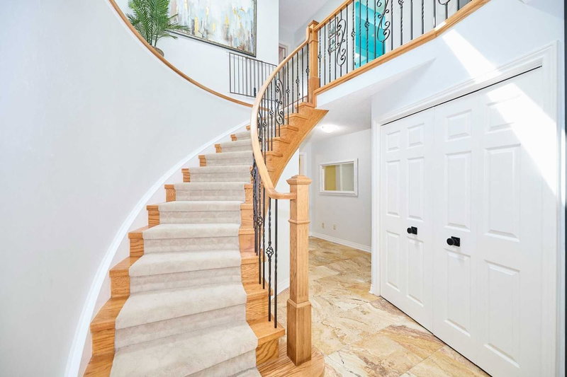 41 Farmington Dr, St. Catharines, L2S 3G1 | Image 2