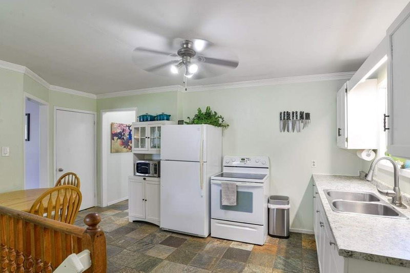 949 Raymond Rd, Muskoka Lakes, P0B 1M0 | Image 2