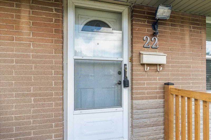 22 Halam Ave, Hamilton, L8V 1Z3 | Image 3