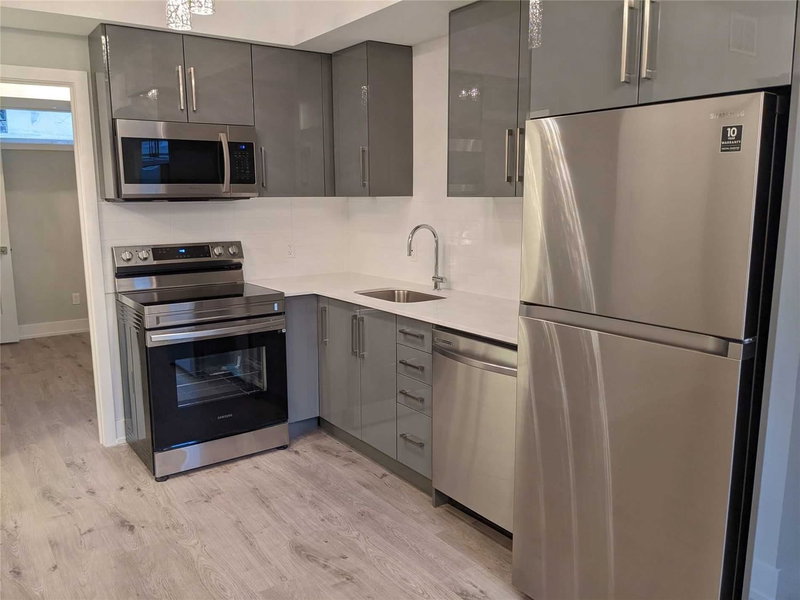 115 - 6065 Mcleod Rd, Niagara Falls, L2G 0Z7 | Image 3