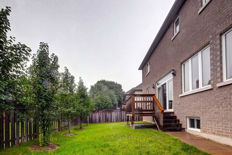 678 Garth St, Hamilton, L9C4K2 | Image 3
