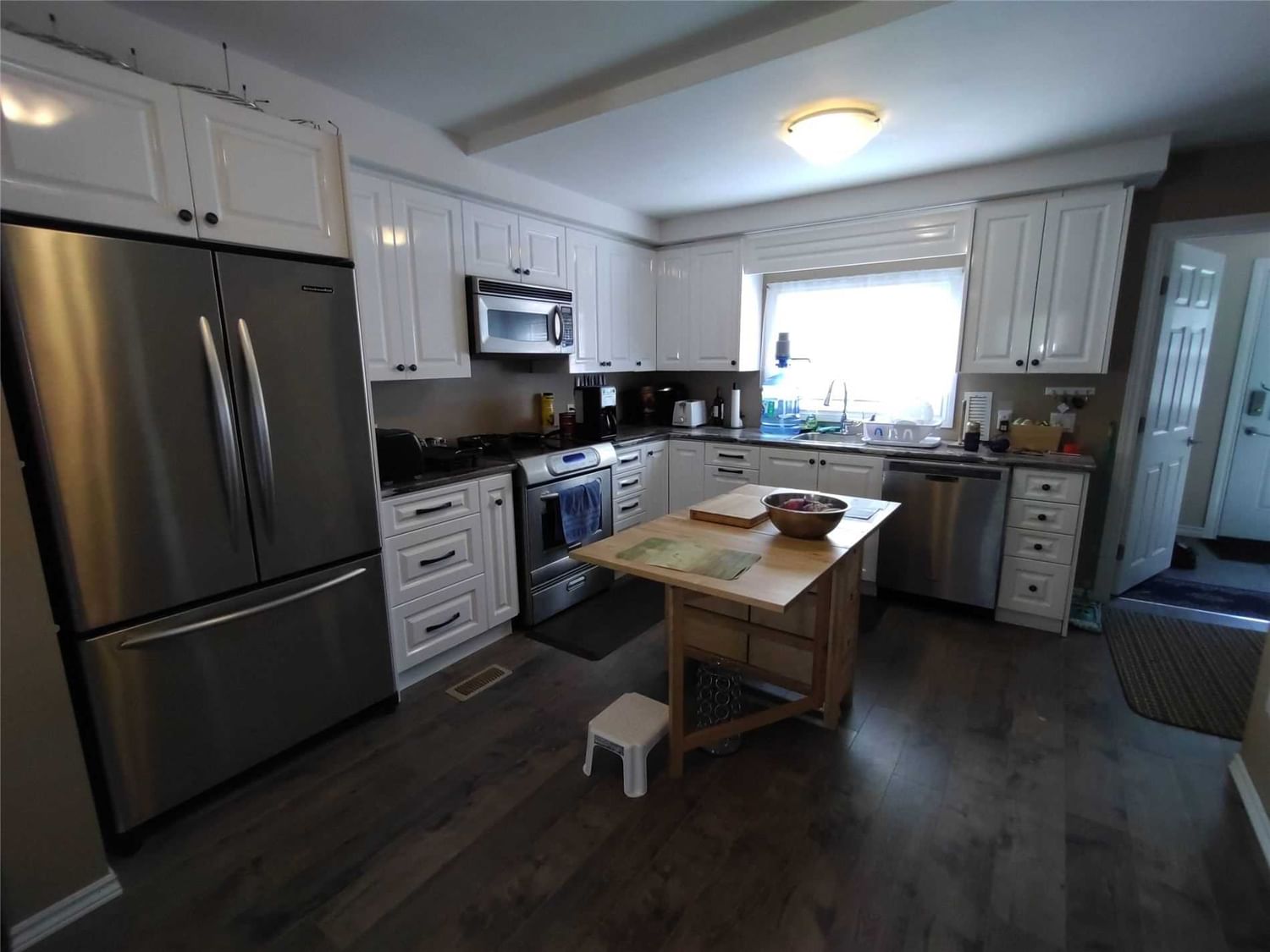 Listing Image 11