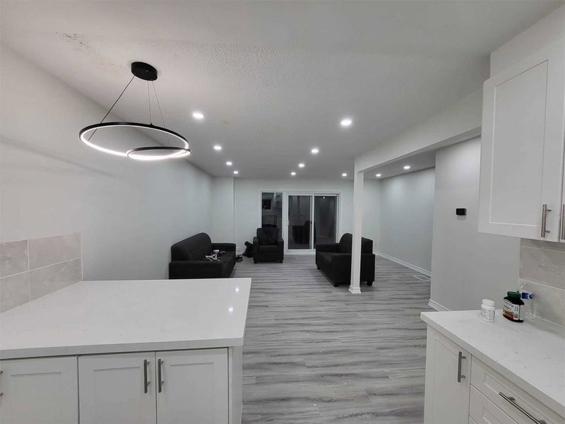 12 - 36 Greendale Dr, Hamilton, L9C5Z4 | Image 2