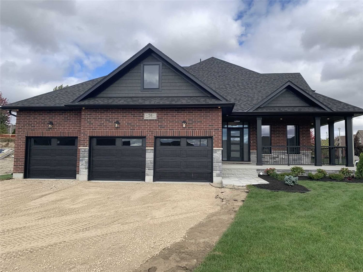 Detached House sold at 58 Carriage Crossing Road, Mapleton, Ontario, N0G 1P0 - Drayton - MLS: X5768477