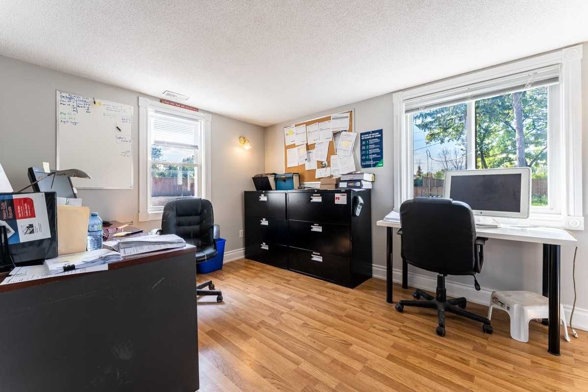 Listing Image 16