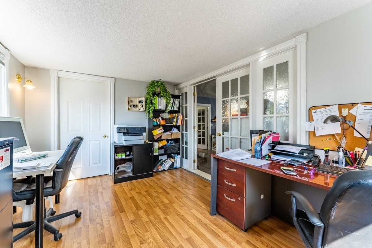 Listing Image 18