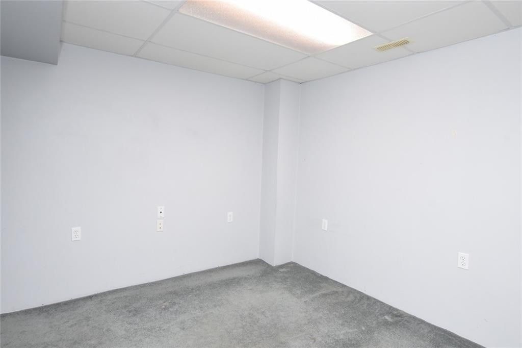 Listing Image 28