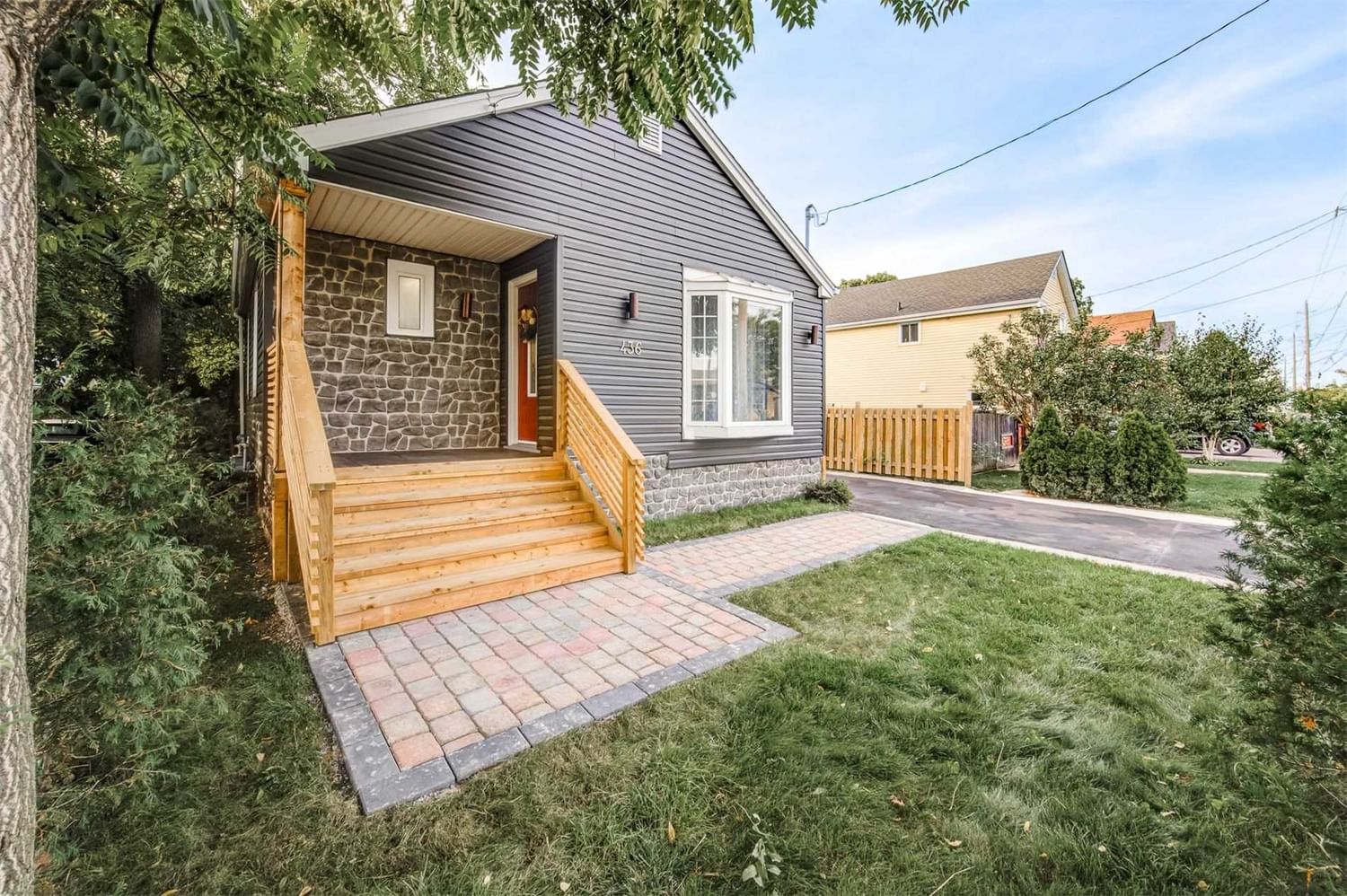 Listing Image 6