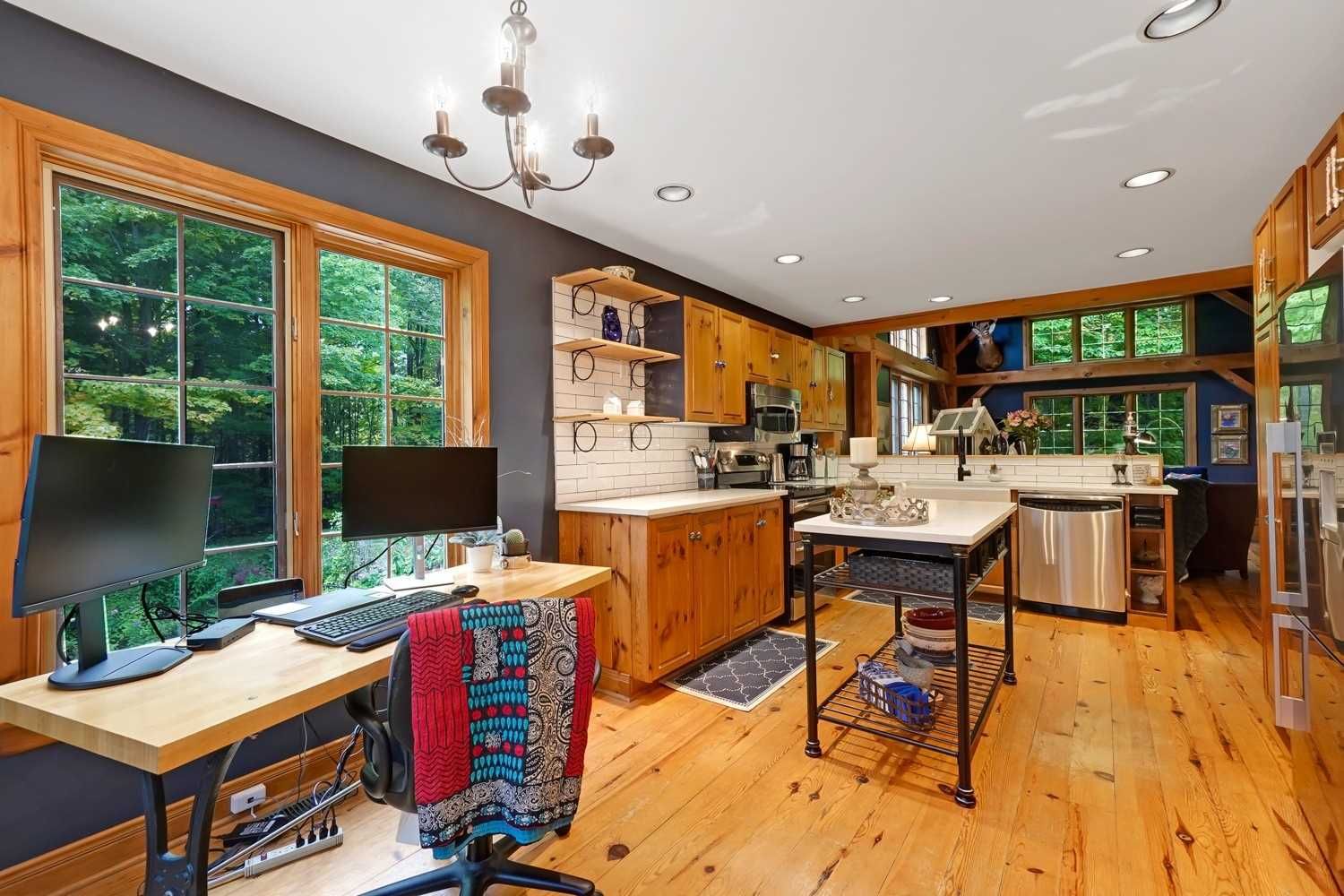 Listing Image 11