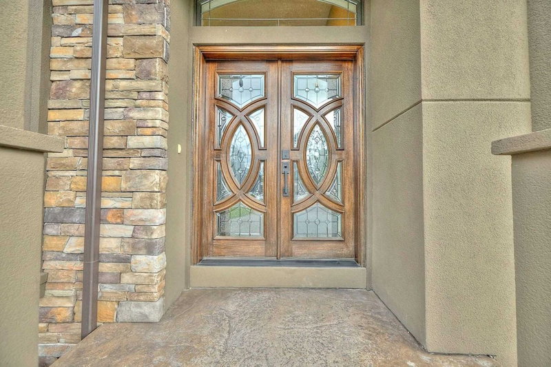 713 Clarence St, Port Colborne, L3K 6B8 | Image 3