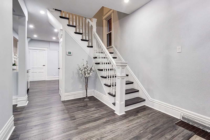 Upper - 20 Sherman Ave S, Hamilton, L8M2P4 | Image 2