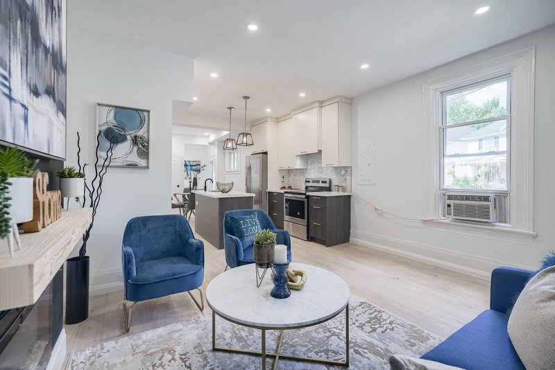 8 Elizabeth St, St. Catharines, L2R 6B4 | Image 2