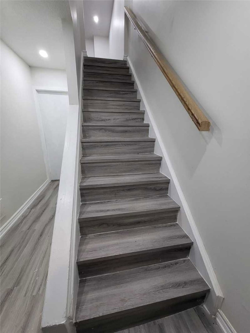 12 - 36 Greendale Dr, Hamilton, L9C5Z4 | Image 2