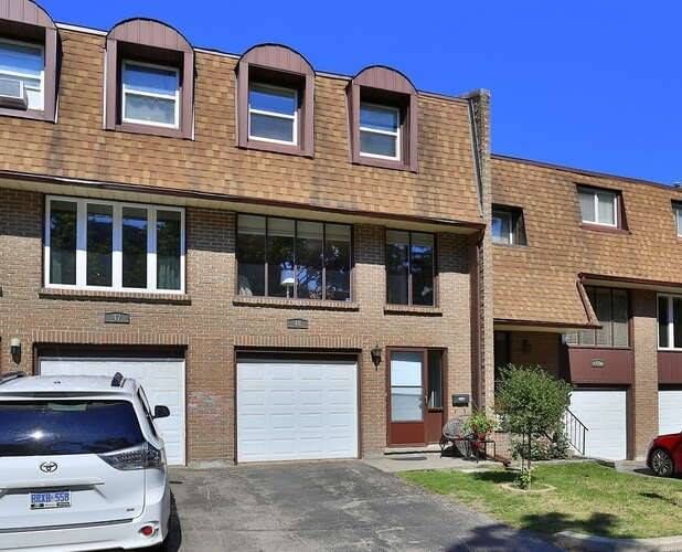 48 - 49 Cedarwoods Cres, Kitchener, N2C 2L1 | Image 3