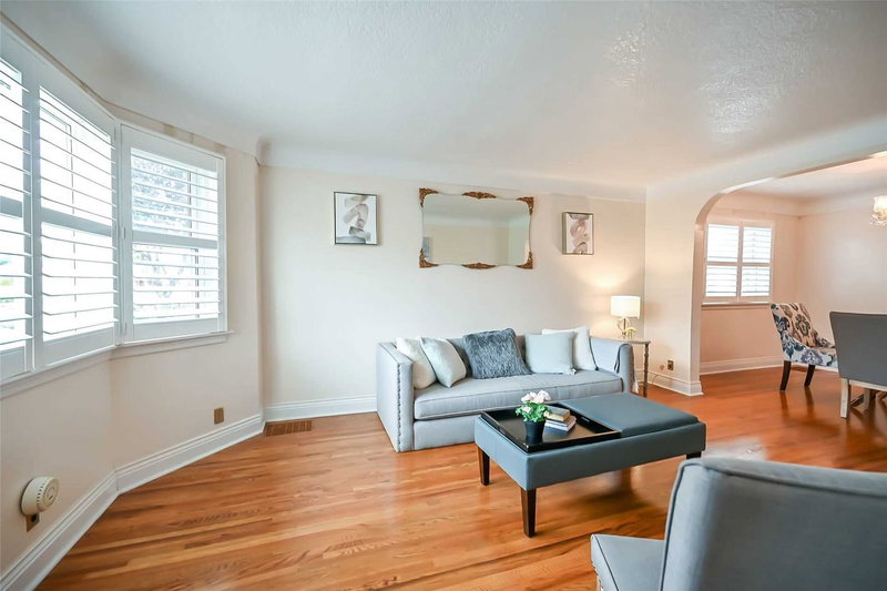 411 Upper Gage Ave, Hamilton, L8V4H8 | Image 3