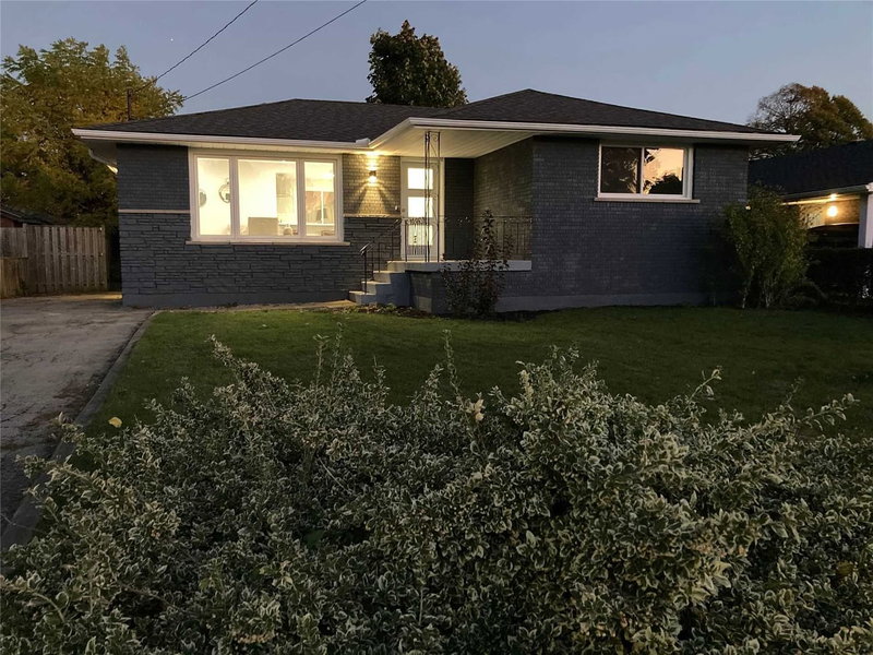 89 Greeningdon Dr, Hamilton, L9A3A8 | Image 2