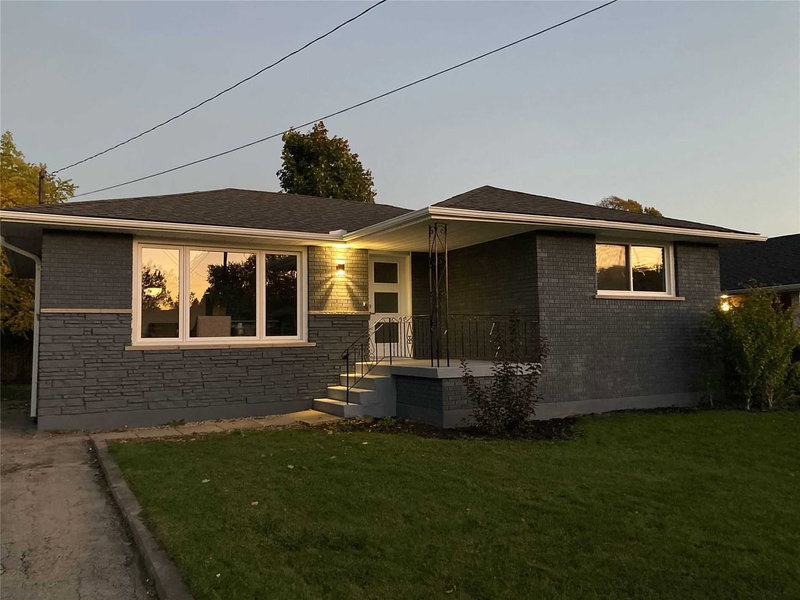 89 Greeningdon Dr, Hamilton, L9A3A8 | Image 3