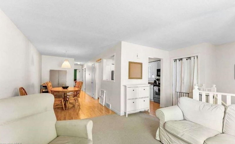 Upper - 15 Margaret St, Thorold, L0S 1K0 | Image 3