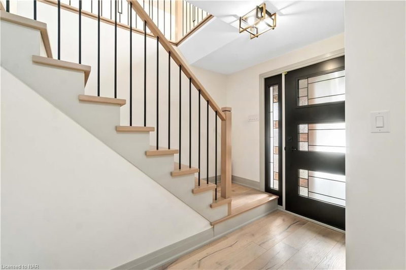 7623 Chorozy St, Niagara Falls, L2H 2P1 | Image 3