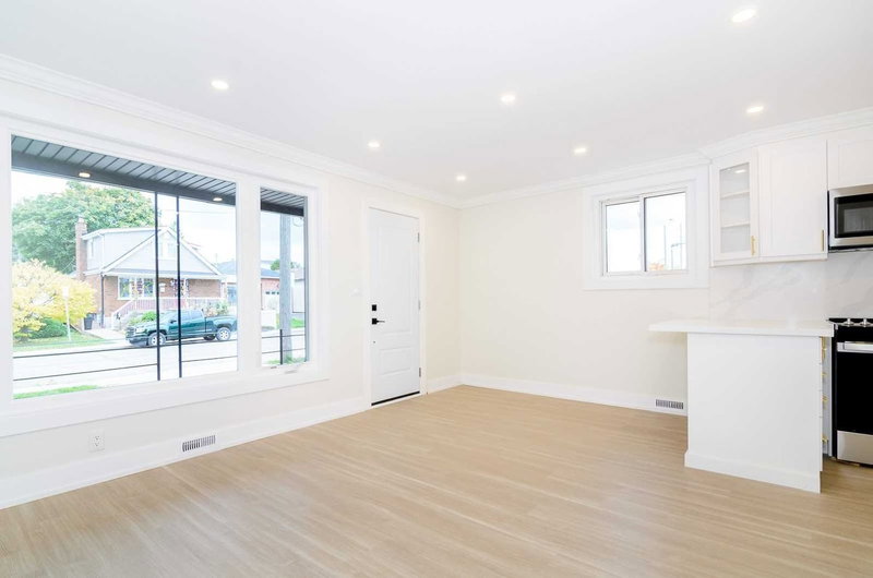 Upper - 1175 Dunsmure Rd, Hamilton, L8H 1K9 | Image 2