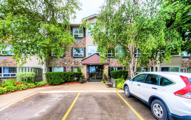 110 - 30 Hugo Cres, Kitchener, N2M 3Z2 | Image 2