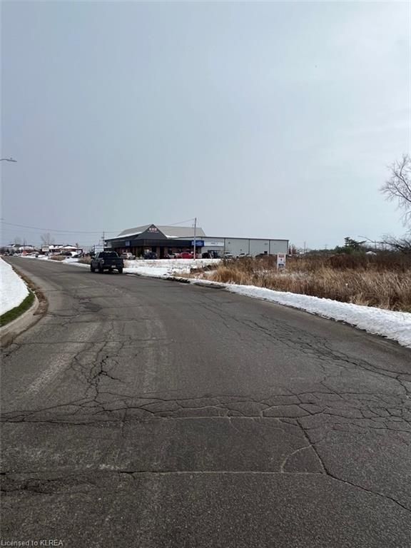 25 Commerce Rd, Kawartha Lakes, K9V 5Y3 | Image 2