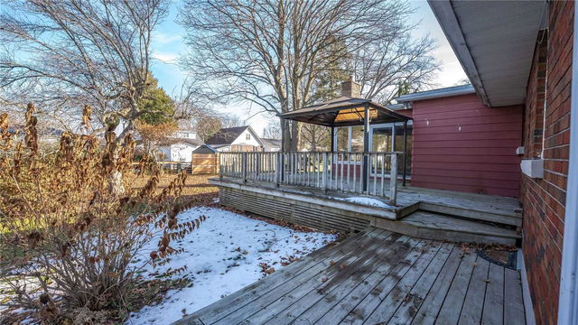 5 Spruce Avenue