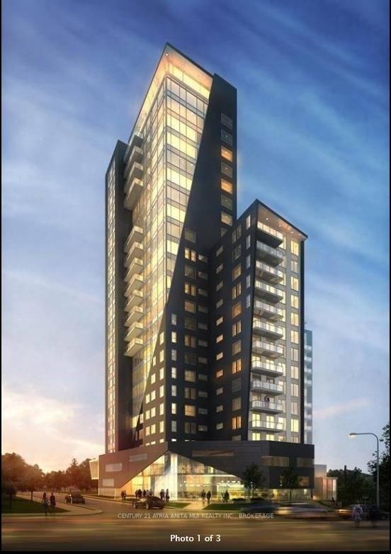 1002 - 158 King Street