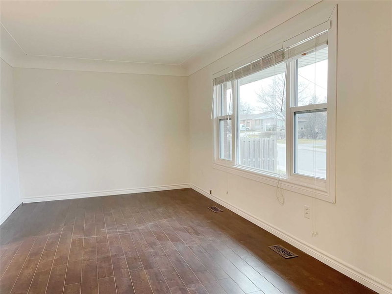 Upper - 22 Halam Ave, Hamilton, L8V 1Z3 | Image 3