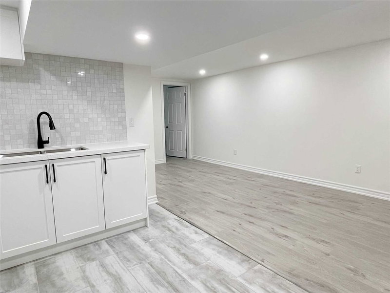 Bsmt - 22 Halam Ave, Hamilton, L8V 1Z3 | Image 3