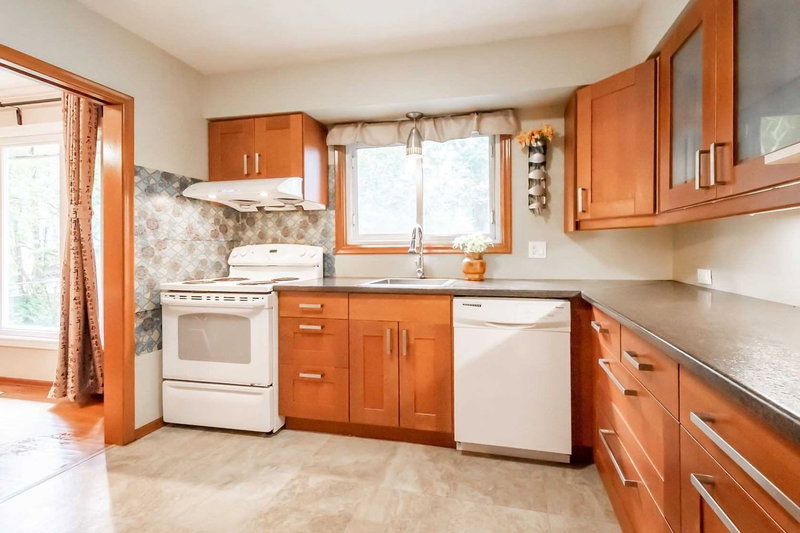 180 Rifle Range Rd, Hamilton, L8S 3B9 | Image 3