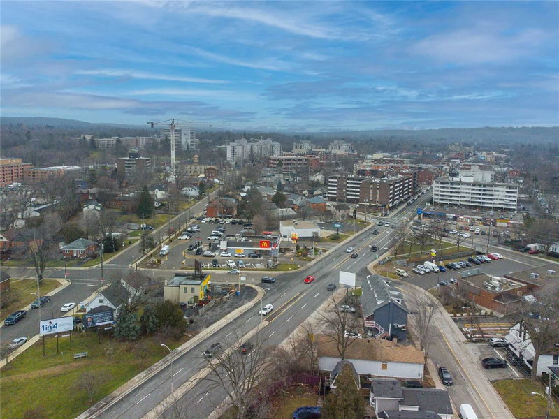 4 Thorpe St, Hamilton, L9H 1K3 | Image 2