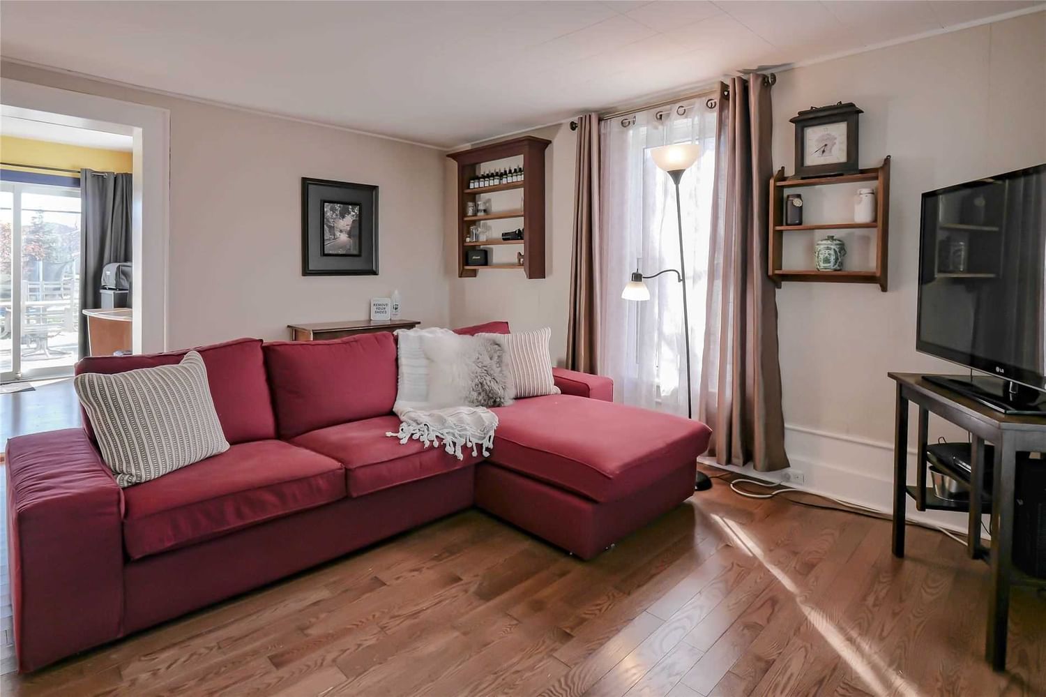 Listing Image 7