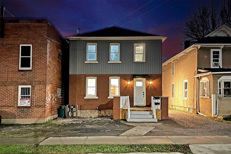 14 Albert St, Welland, L3B 4L2 | Image 2