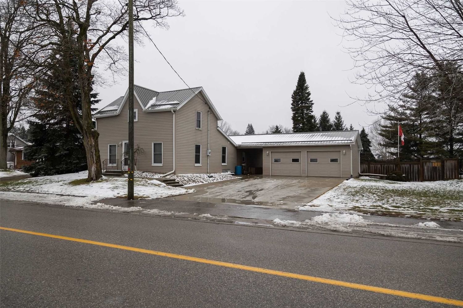 Detached House sold at 29 Simcoe Street, Brant, Ontario, N0E 1R0 - Oakland - MLS: X5873462