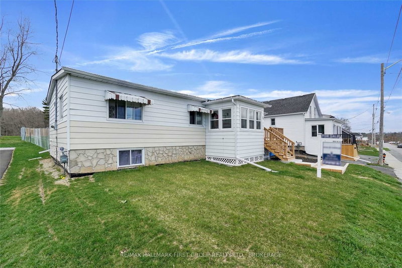 64 Alexander St, Port Hope, L1A 1B3 | Image 3