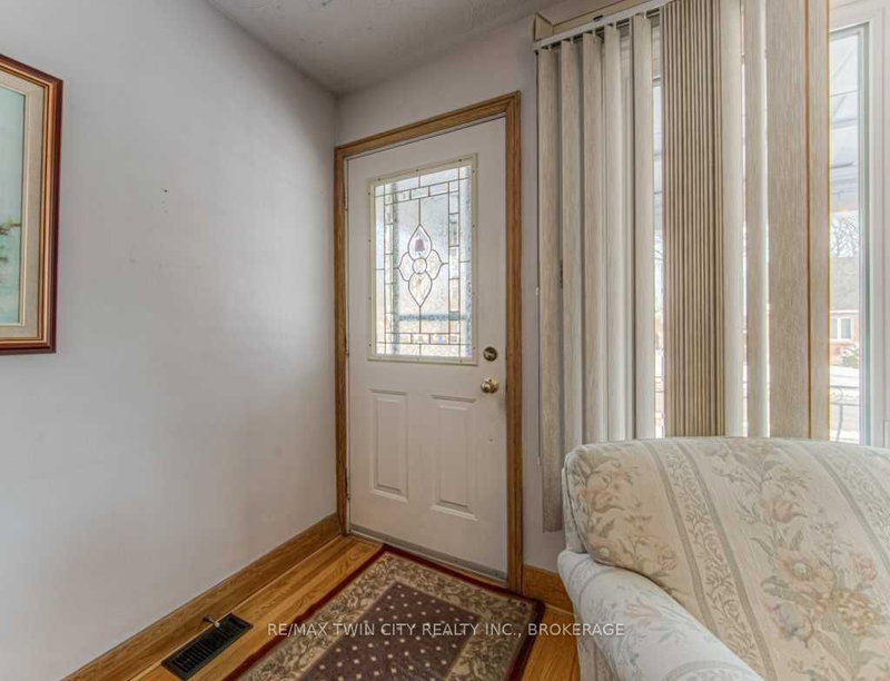 48 Christopher Dr, Cambridge, N1R 4R6 | Image 2